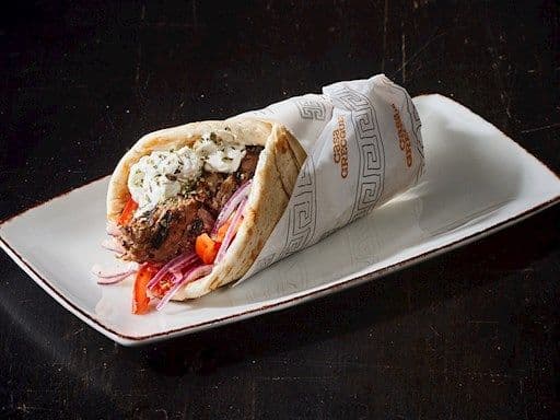 Souvlaki pita au porc / Pork souvlaki pita