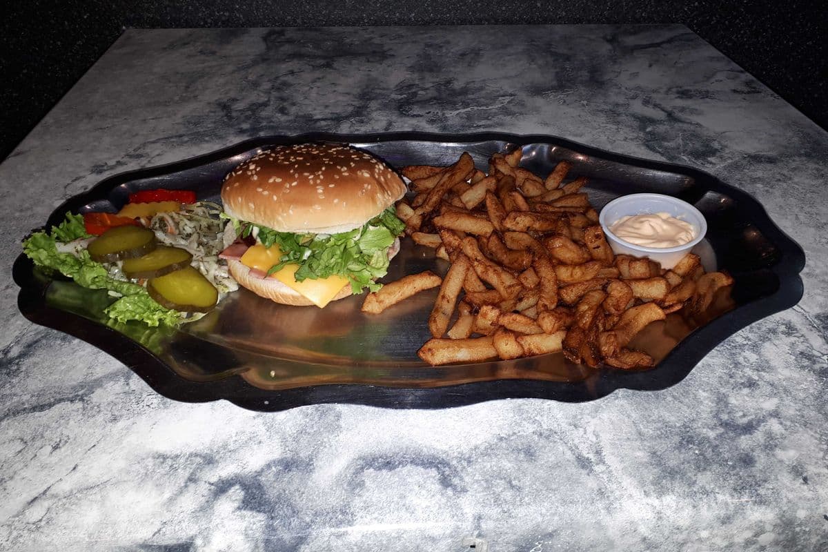 Assiette Gros Jean burger / Gros Jean Burger Plate