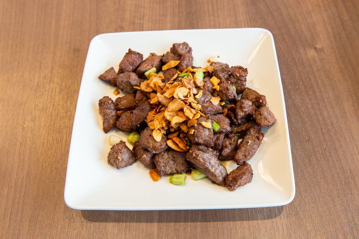 Pan-Fried Garlic Beef Steak 蒜香菲力