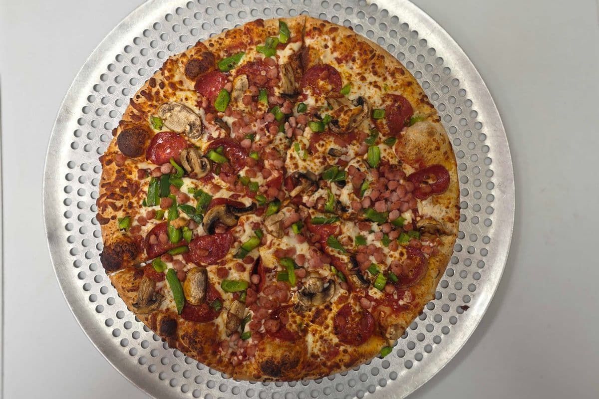 12" Medium Canadian Pizza