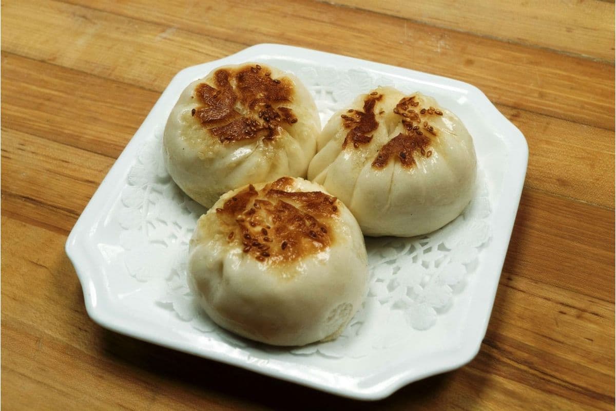 430. Pan Fried chicken & Vegetable Buns 生煎包