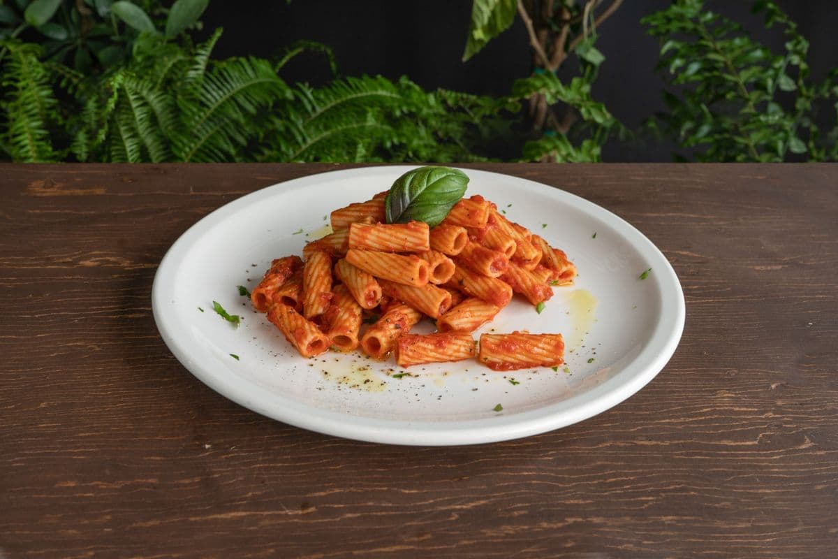 Pâtes avec sauce tomate / Pasta with sauce tomate