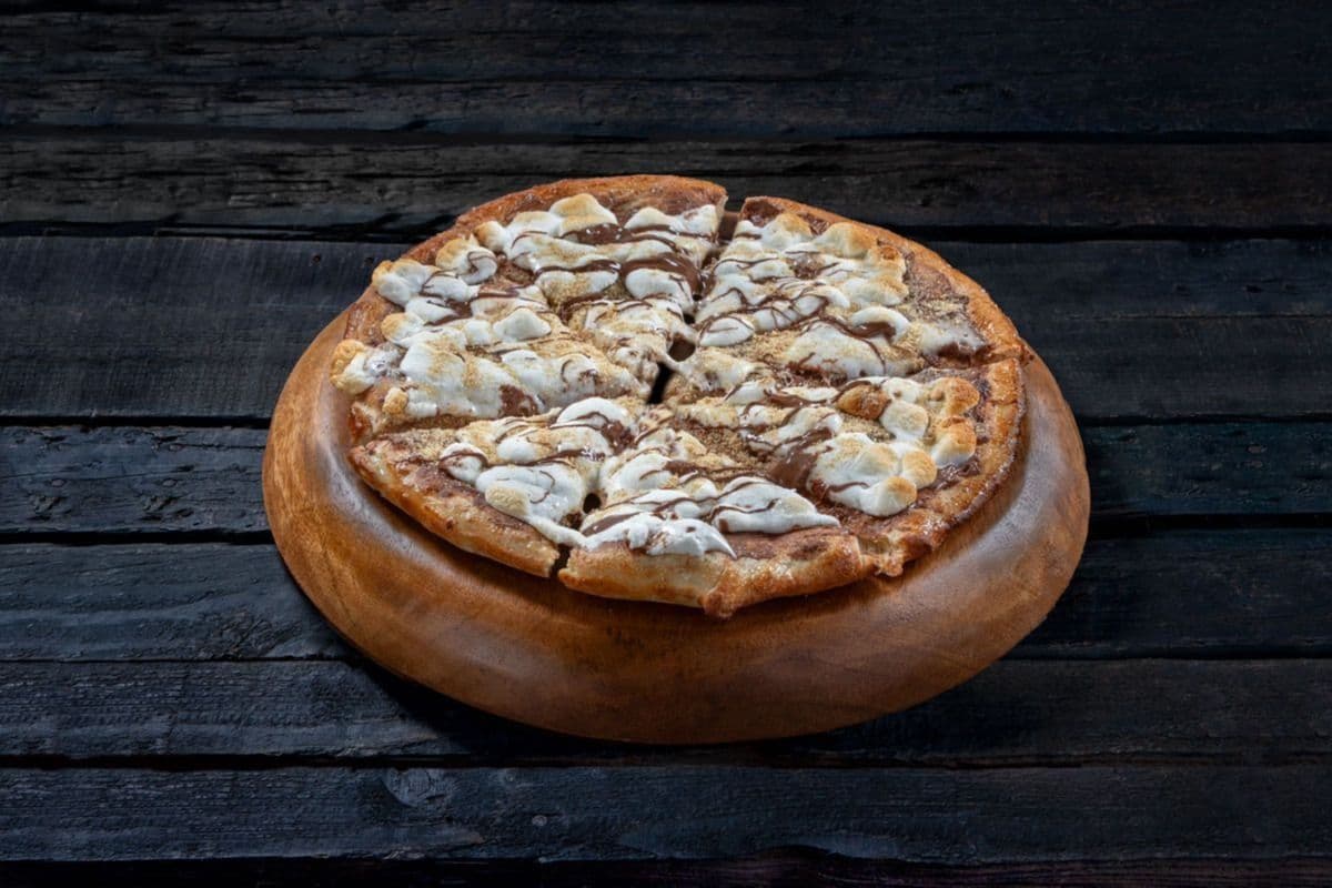 S'more pizza