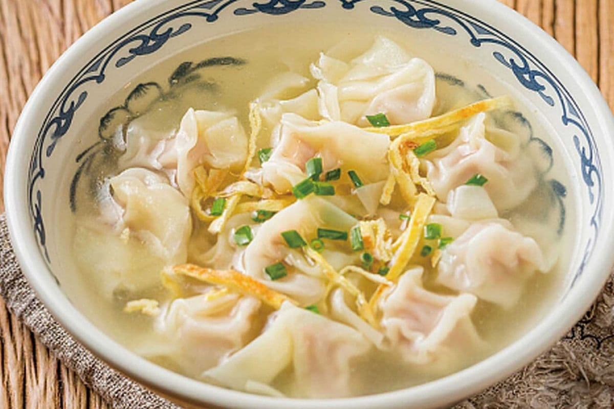 A5. Leek and Pork Wonton Soup (12 pcs)