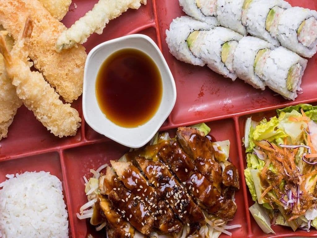Lunch Box D (Veggie Roll)