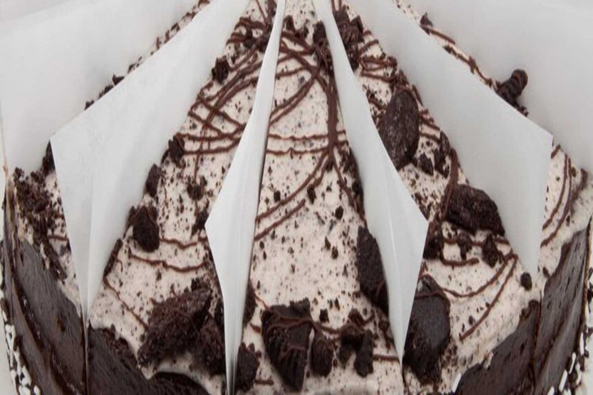 Cookies N' Crème Cake