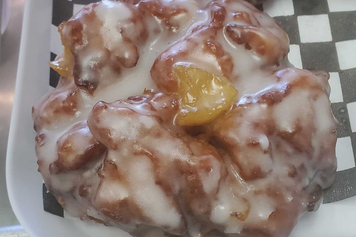 Apple Fritter (1 pcs)