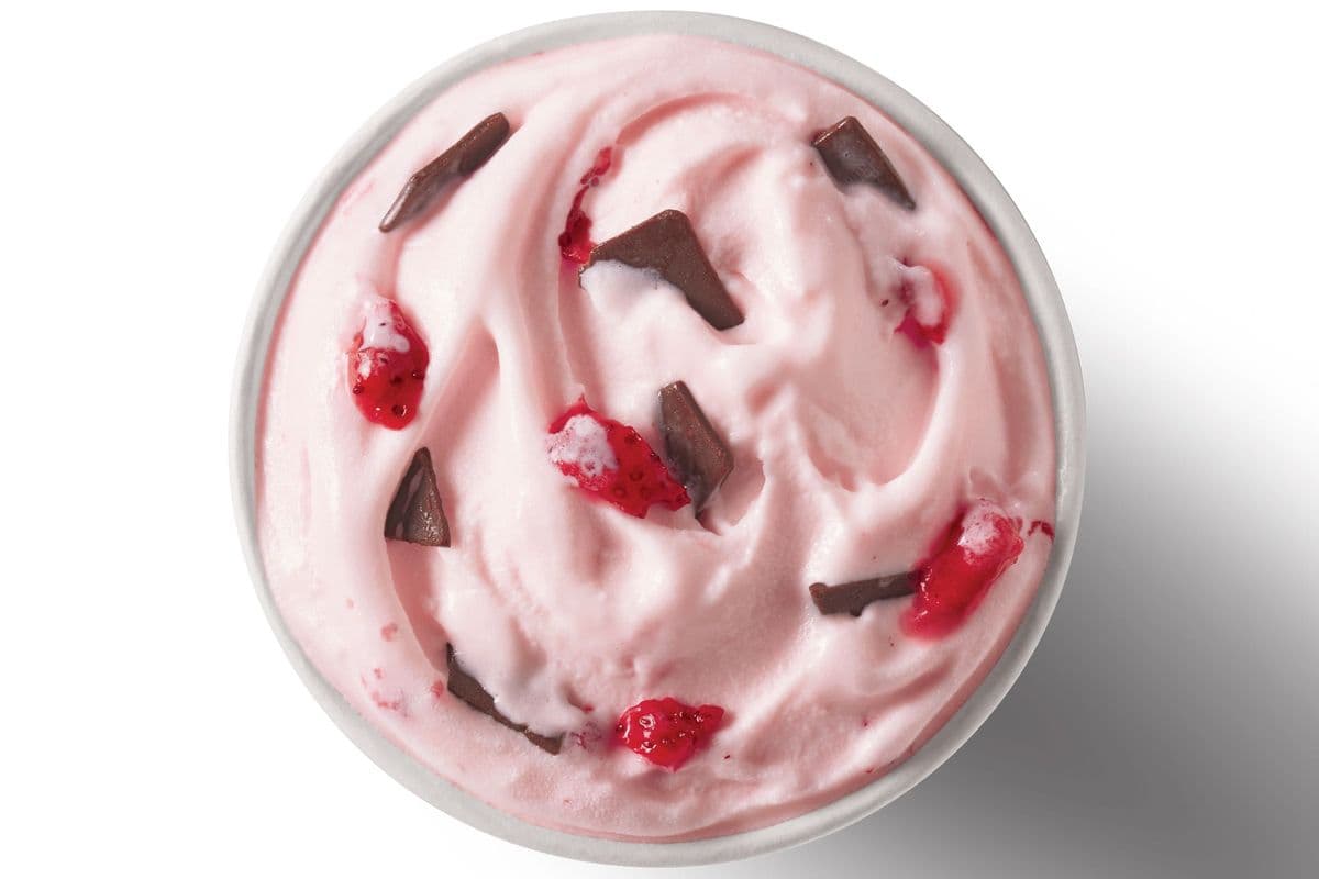 Choco Dipped Strawberry Blizzard® Treat