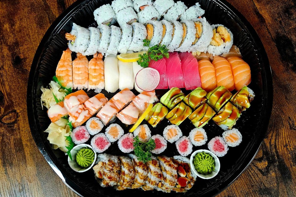 Kitano Tray (64Pcs: 54 Pcs Roll,12Pcs Nigiri)