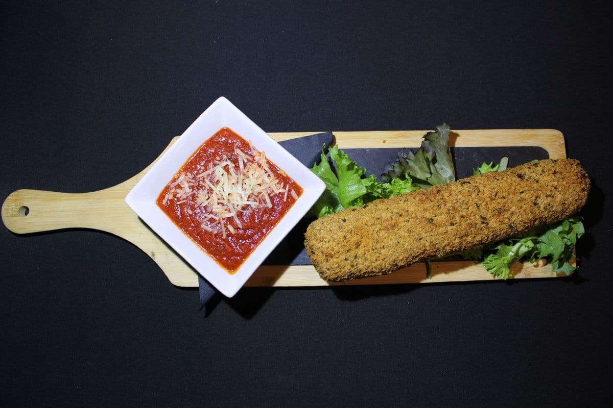 Giant Mozzarella Stick (1 lb)