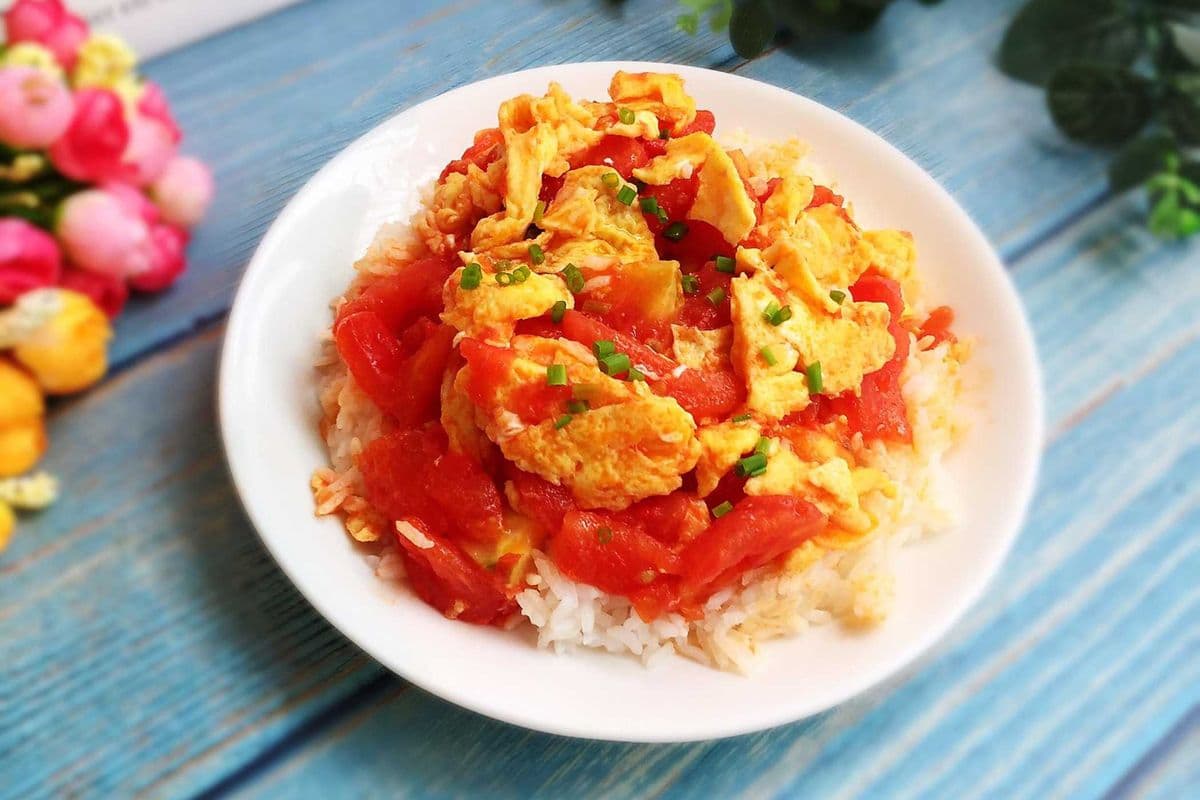 12. Stir Fried Tomato with Eggs (西红柿鸡蛋)