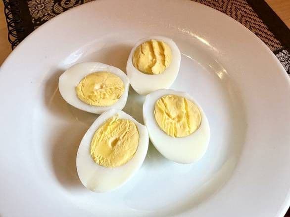 Boiled Eggs (2 eggs) / Œufs Durs (2 œufs)