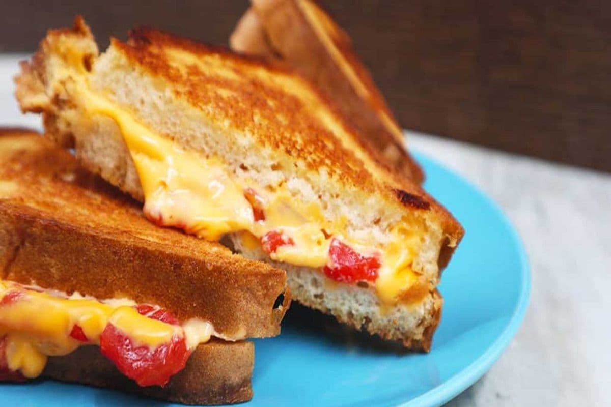 Grilled Cheese & Tomato Sandwich w/ Fries