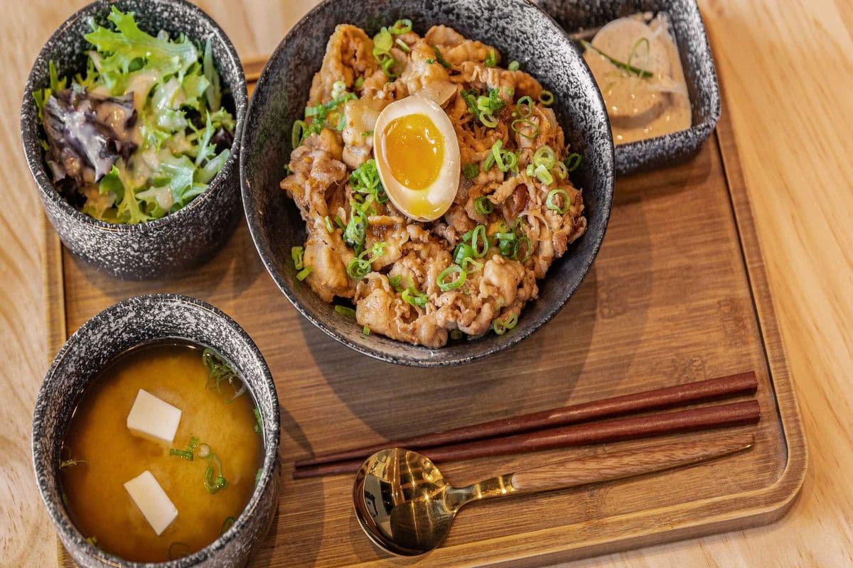 Yakiniku Buta Don