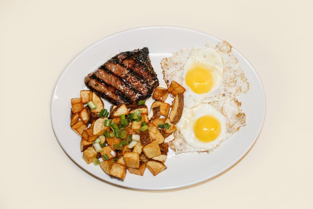 Steak and Eggs (6 oz)