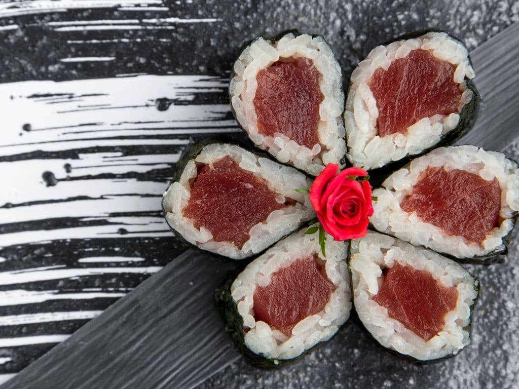 Tuna Roll (6pcs)