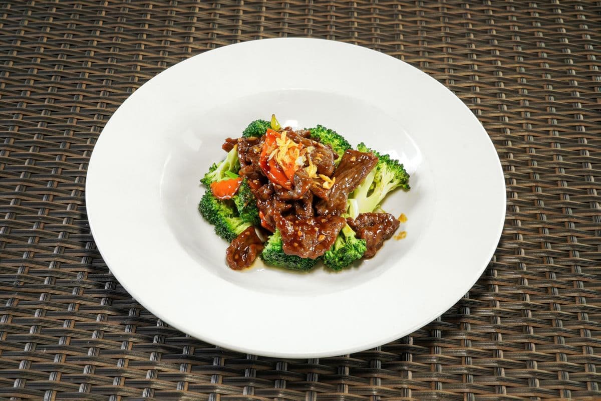 Beef with Canadian Broccoli