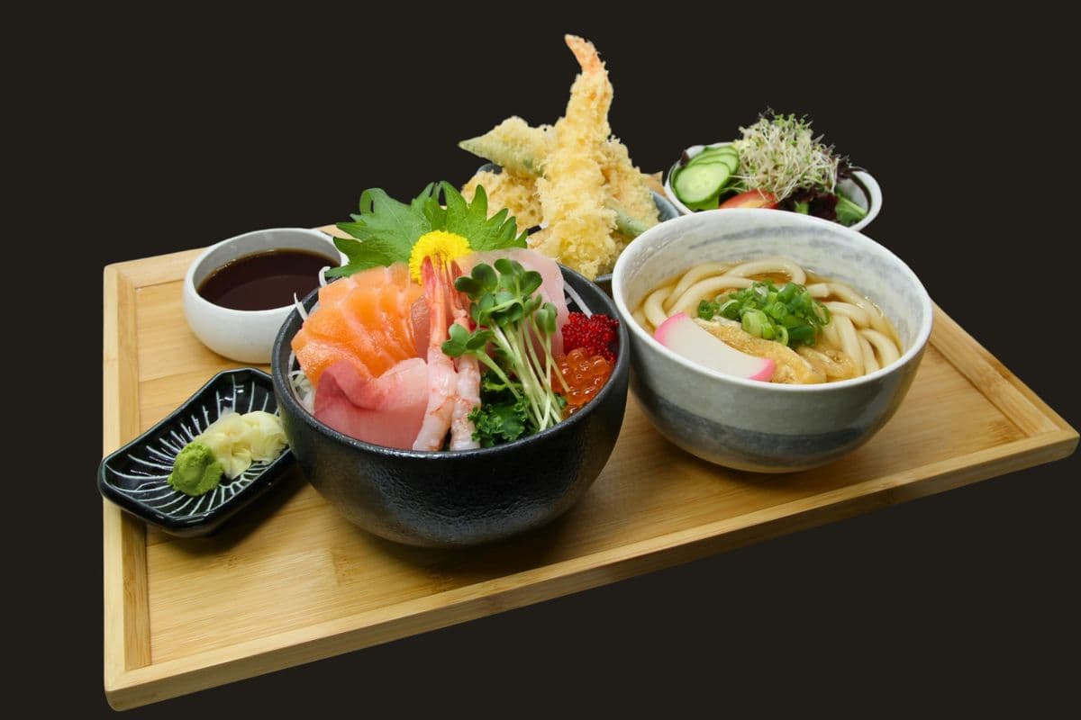 Chirashi Don & Mini Udon Set