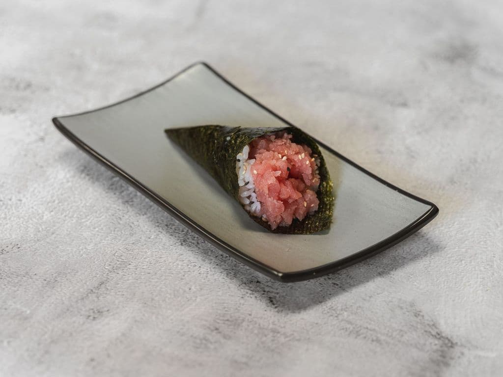 H03 Red Tuna Handroll (1pc)