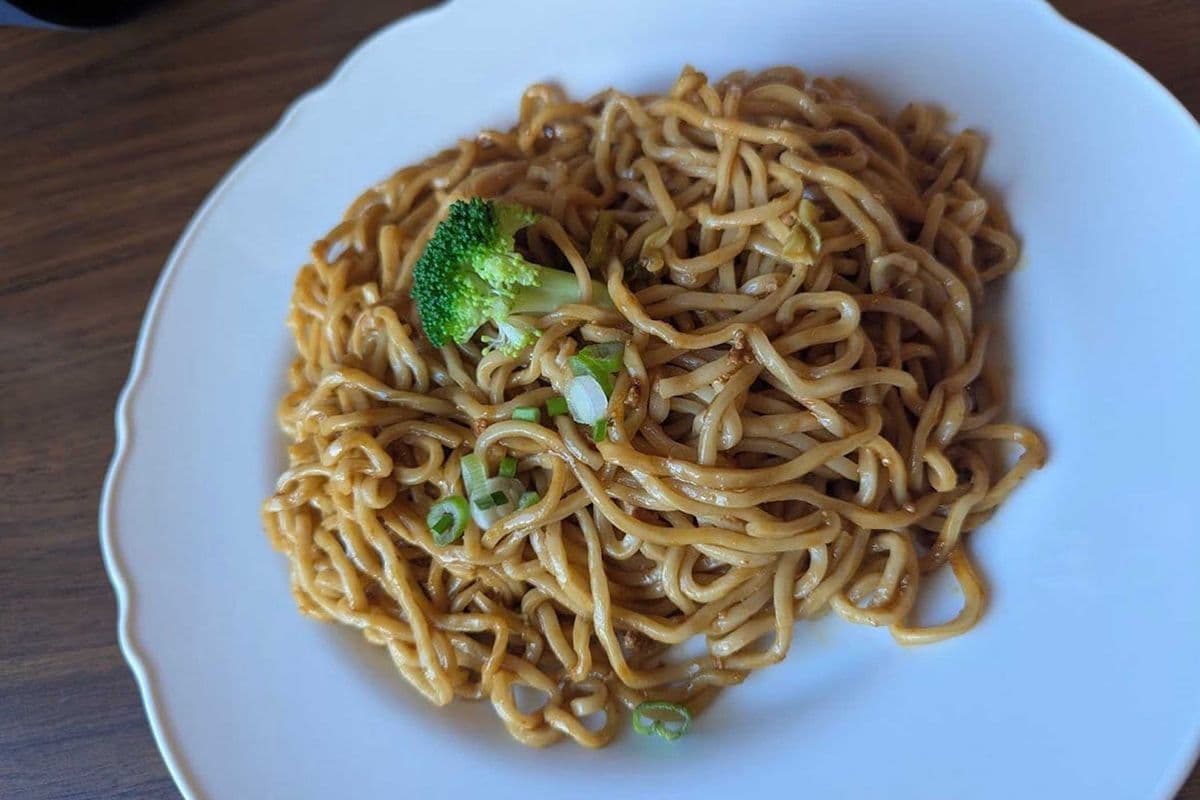 Za Jiang Dry Noodle