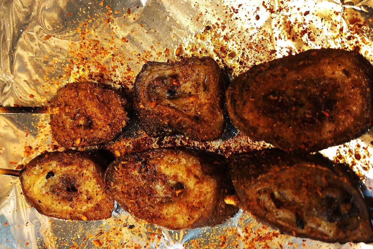 9. Pork Intestines Skewers (2 pcs) 烤肥肠