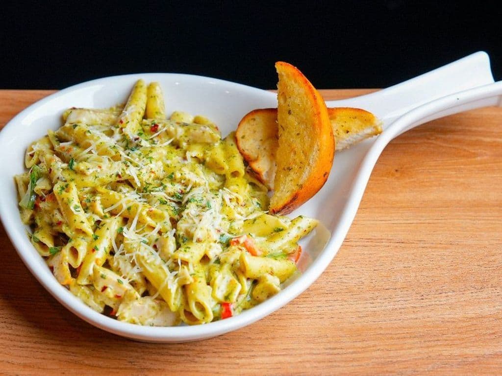 P2P Creamy Garlic Penne -(veggie/Paneer/Chicken)