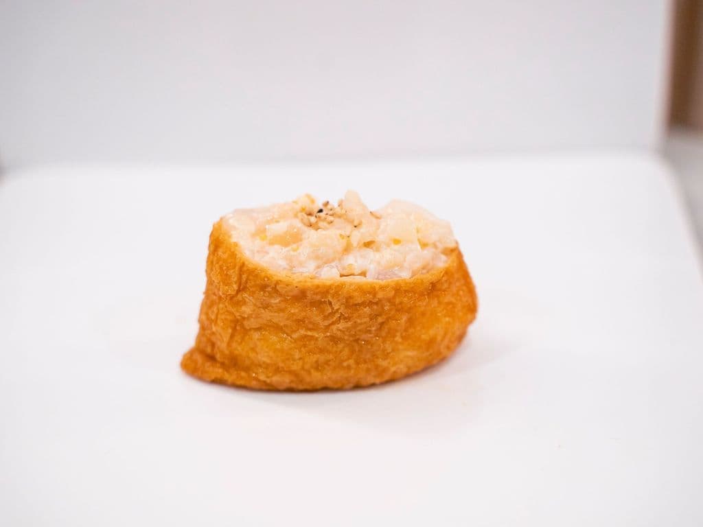 Chopped scallop Inari