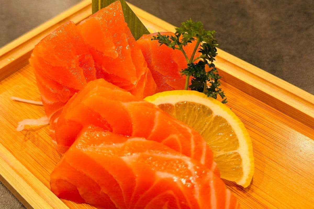 Salmon Sashimi (5 pcs)