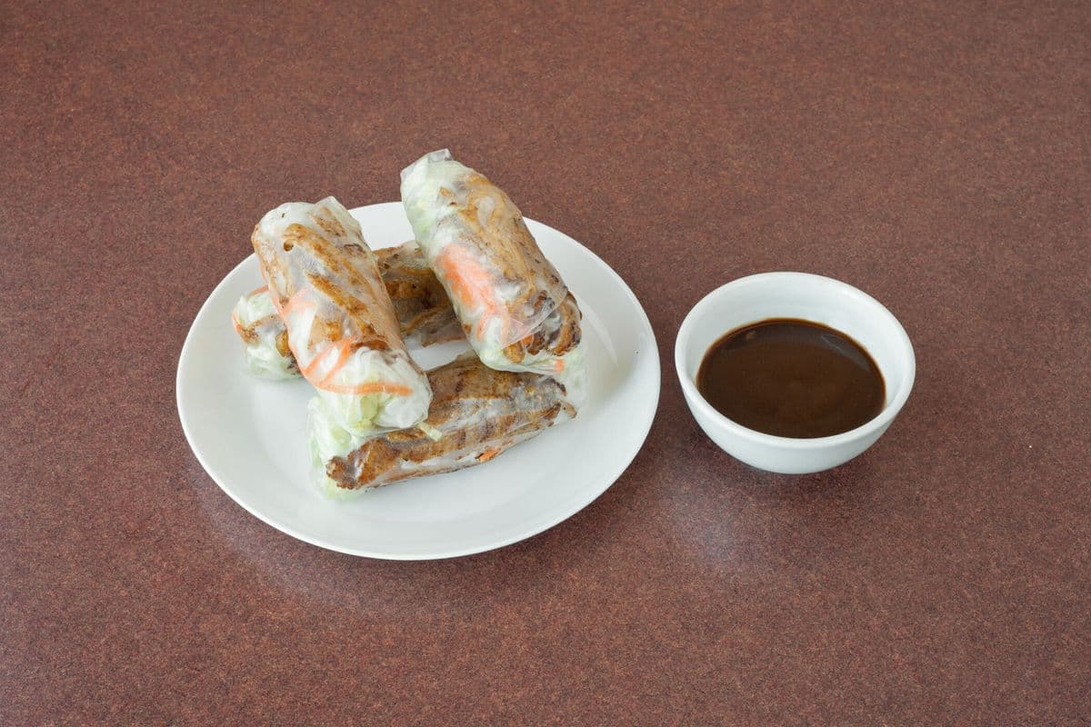 5. Salad Rolls (4 pcs) with Grilled Chicken