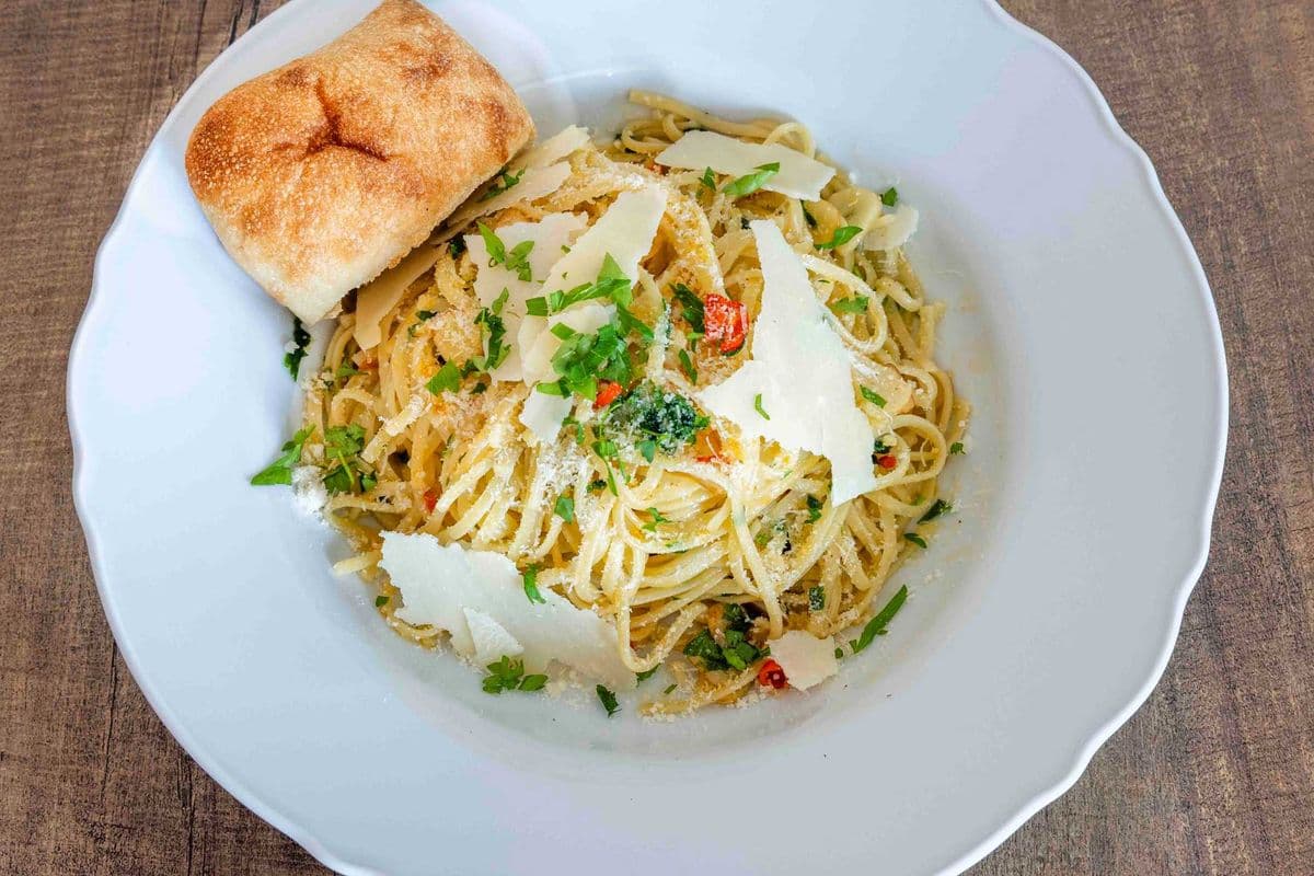 Aglio Olio (Spicy)