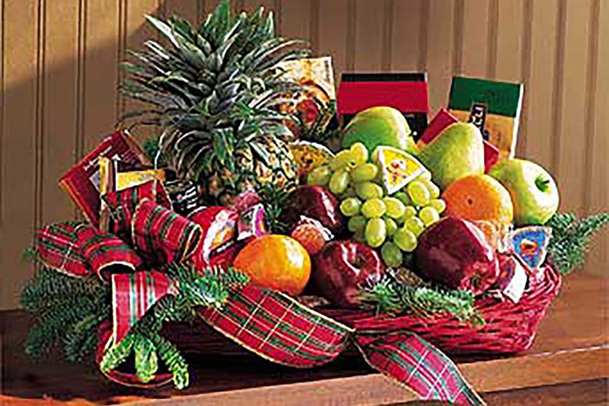 Fresh Fruits and Snacks Basket