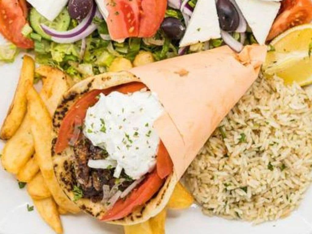 -- # 1 (PORC) Assiette de pita au porc souvlaki / Pork Souvlaki Pita Dish