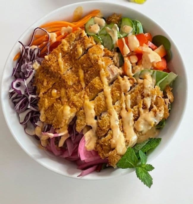 B2. Poke Poulet (grillé ou katsu) / Chicken (Grilled or Katsu) Poke