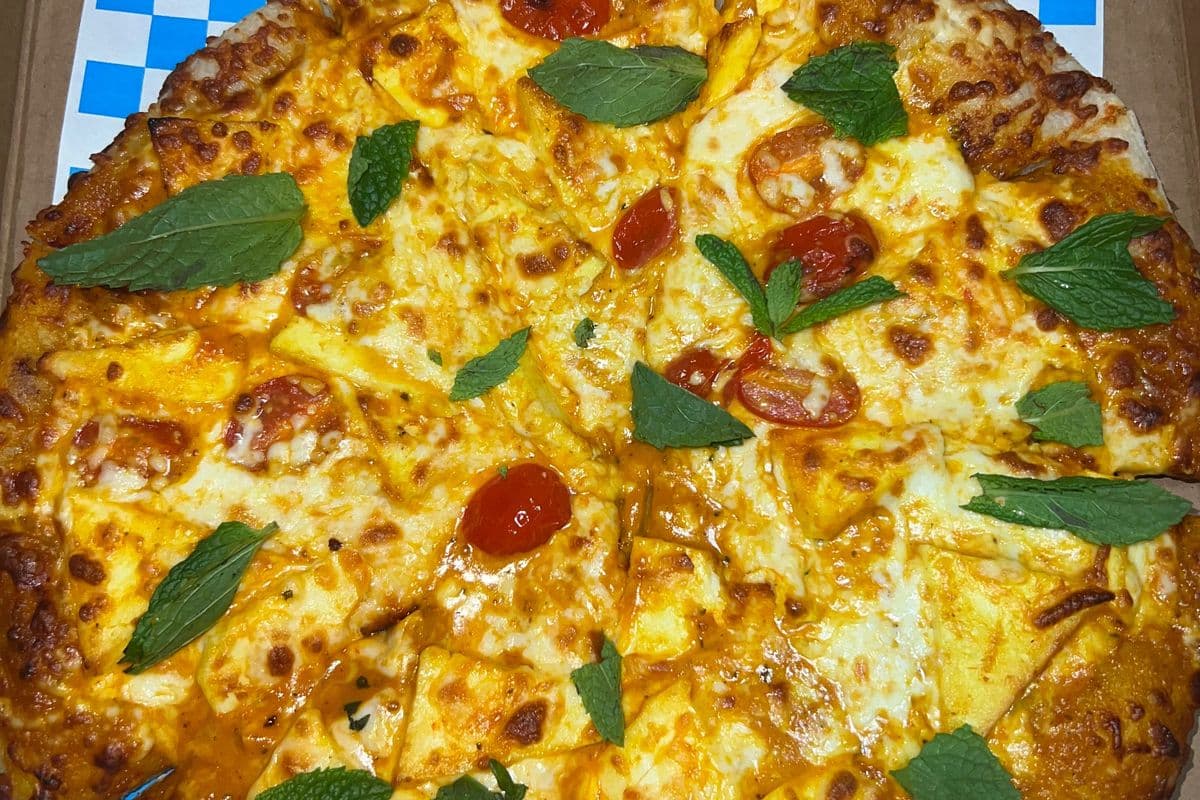 Shahi Paneer Pizza