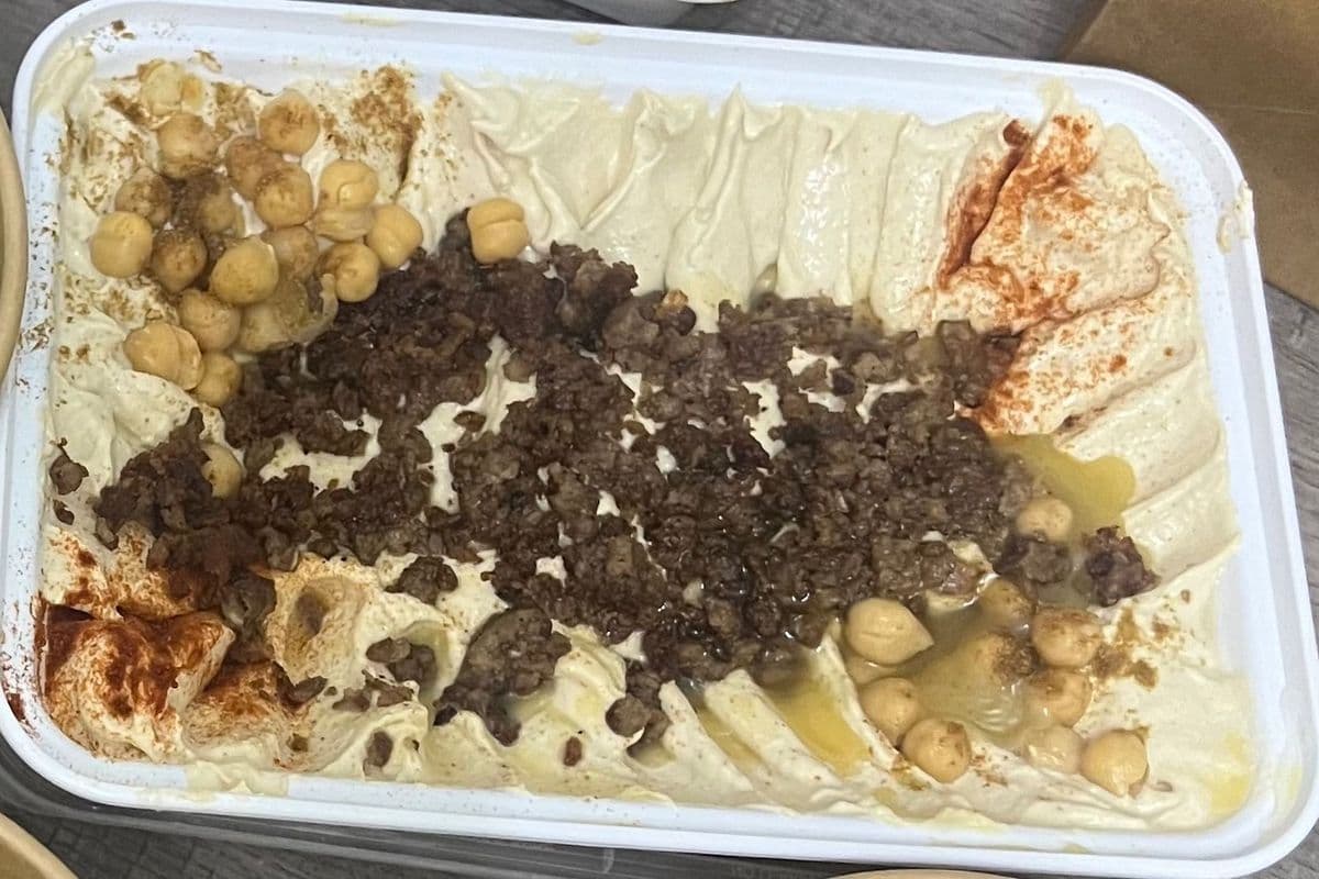 Hummus with Meat