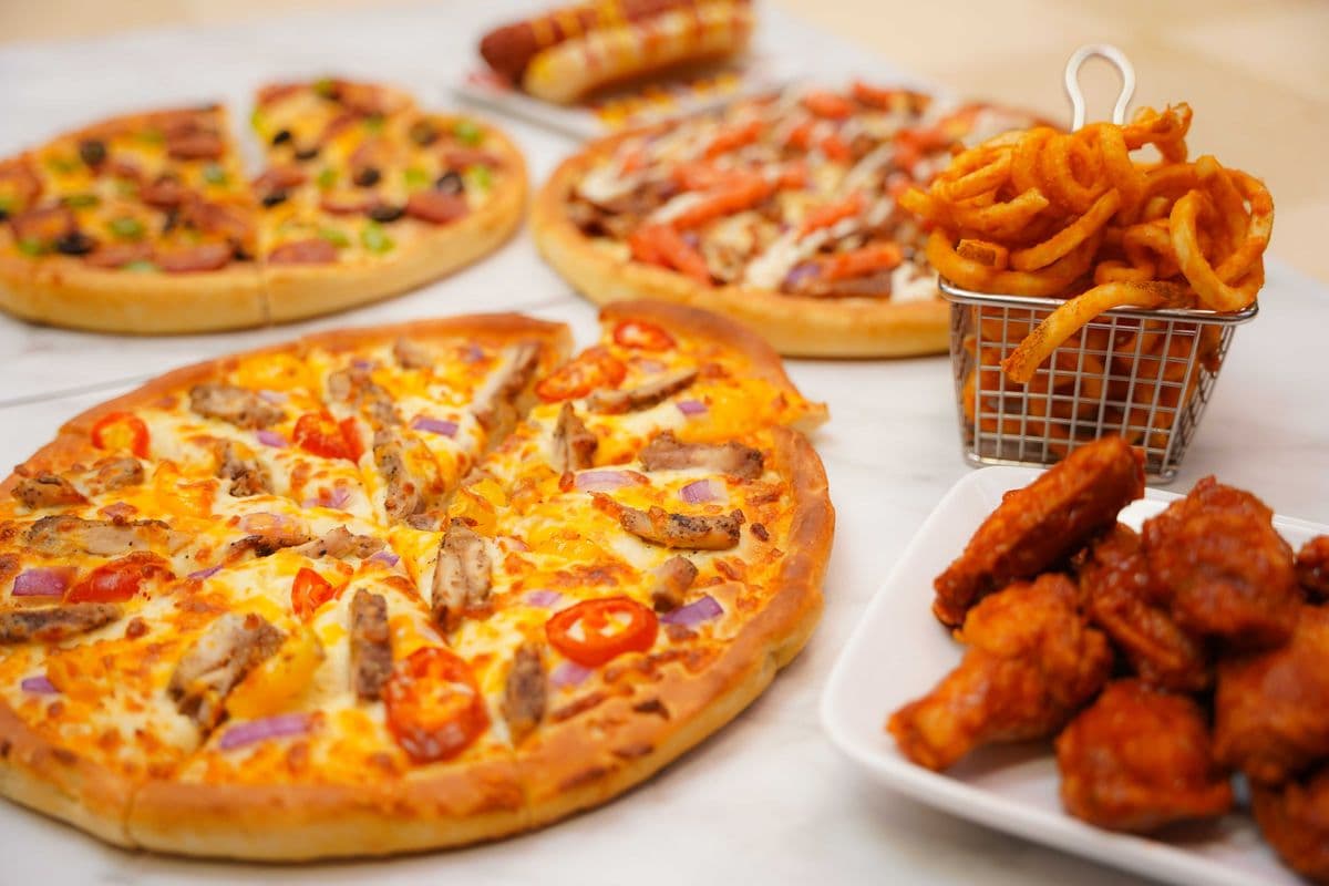 2 medium 2 topper pizzas+ 10 wings+1 dessert