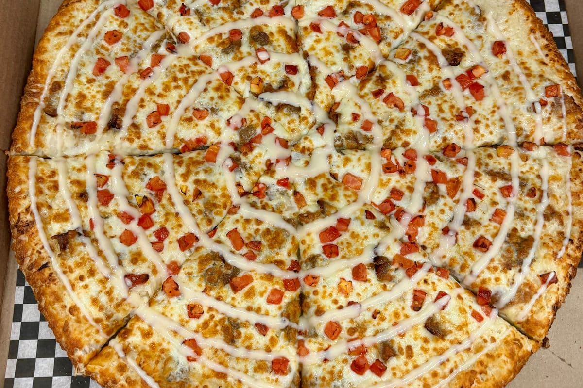 🔥 Ultimate 14" Large Pizza Deal 🍕