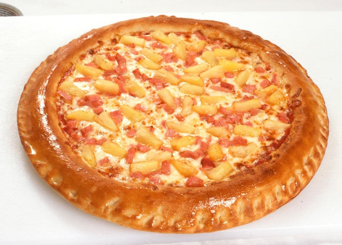 Medium Hawaiian Pizza