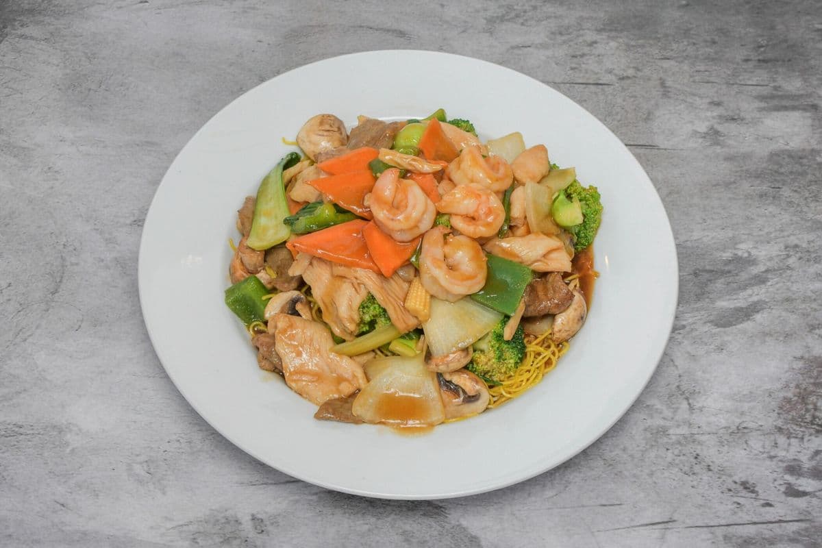 N2. Seafood Hakka Noodle
