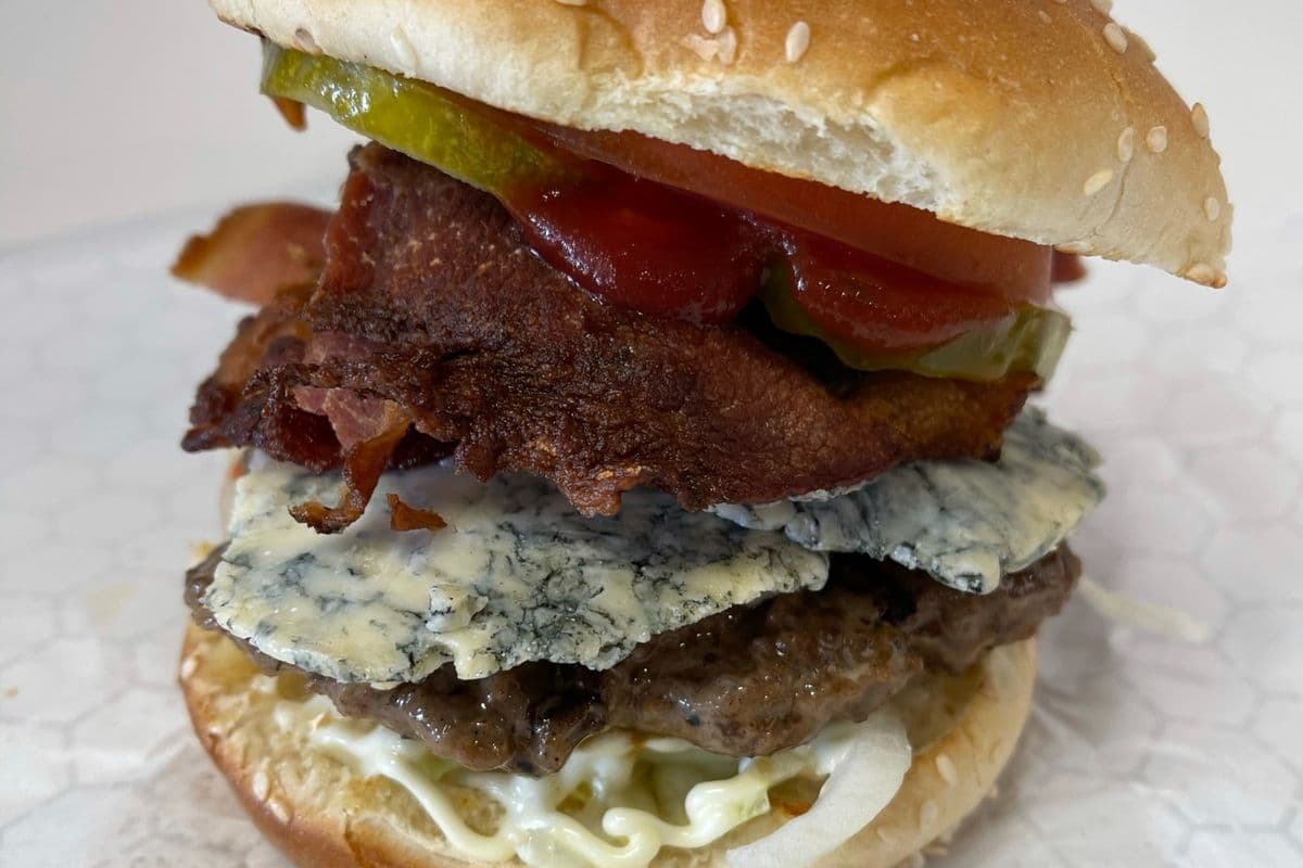 Quebecer Beef Burger 6oz
