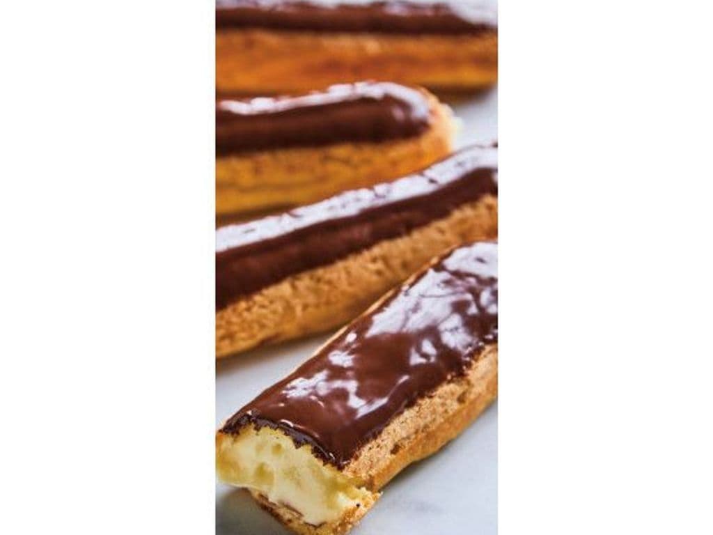 Éclair au Chocolat / Chocolate Eclair