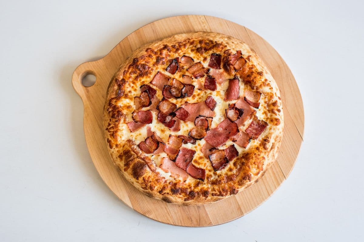 1 Pizza Fou de la Viande (16") / 1 Crazy Meat Pizza (16")