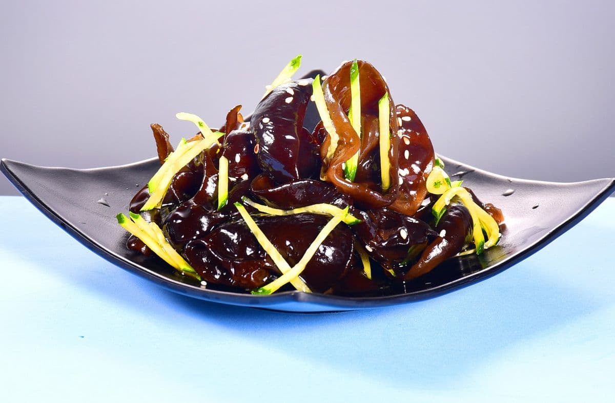 Fungus Salad in Chilli Oil 凉拌木耳