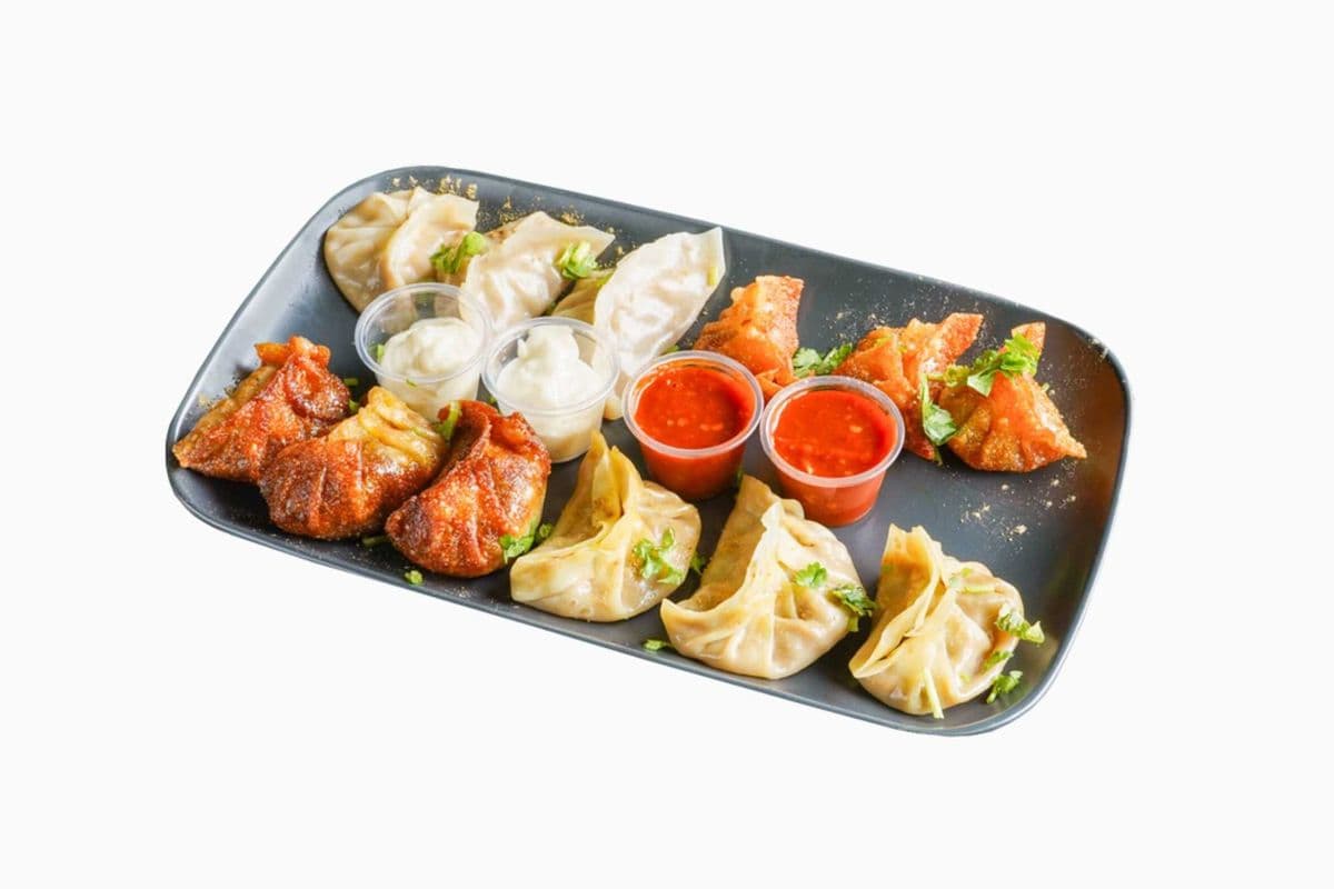Momos / Dumplings(Veg/Chicken)