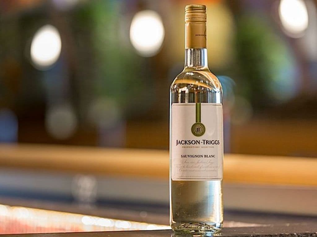 Jackson-Triggs Sauvignon Blanc, 750ml white wine, (12.5% ABV)