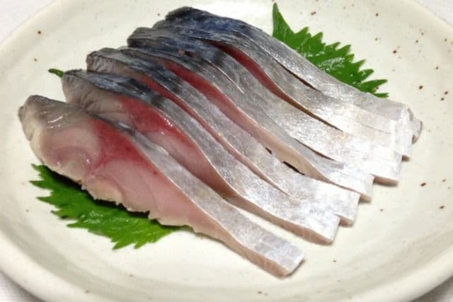 Saba Sashimi (8 pcs)