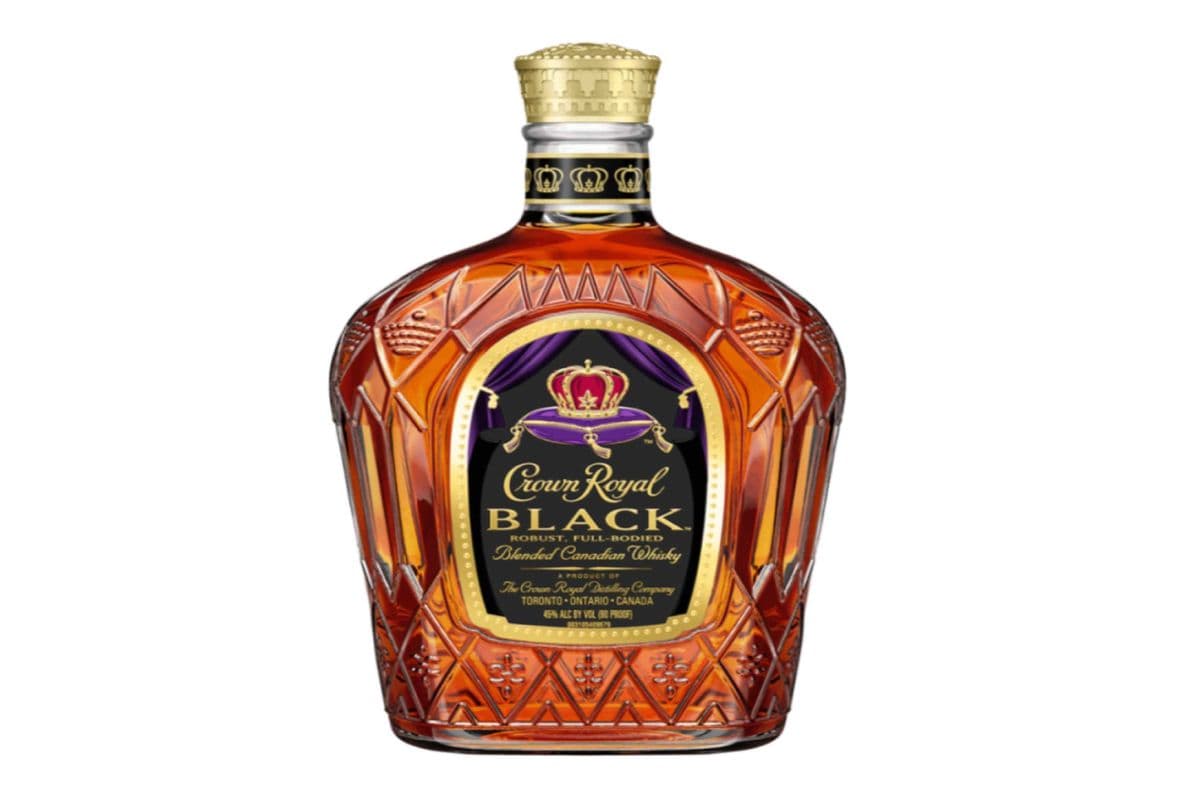 CROWN ROYAL BLACK 750ML (1 x 750ML)