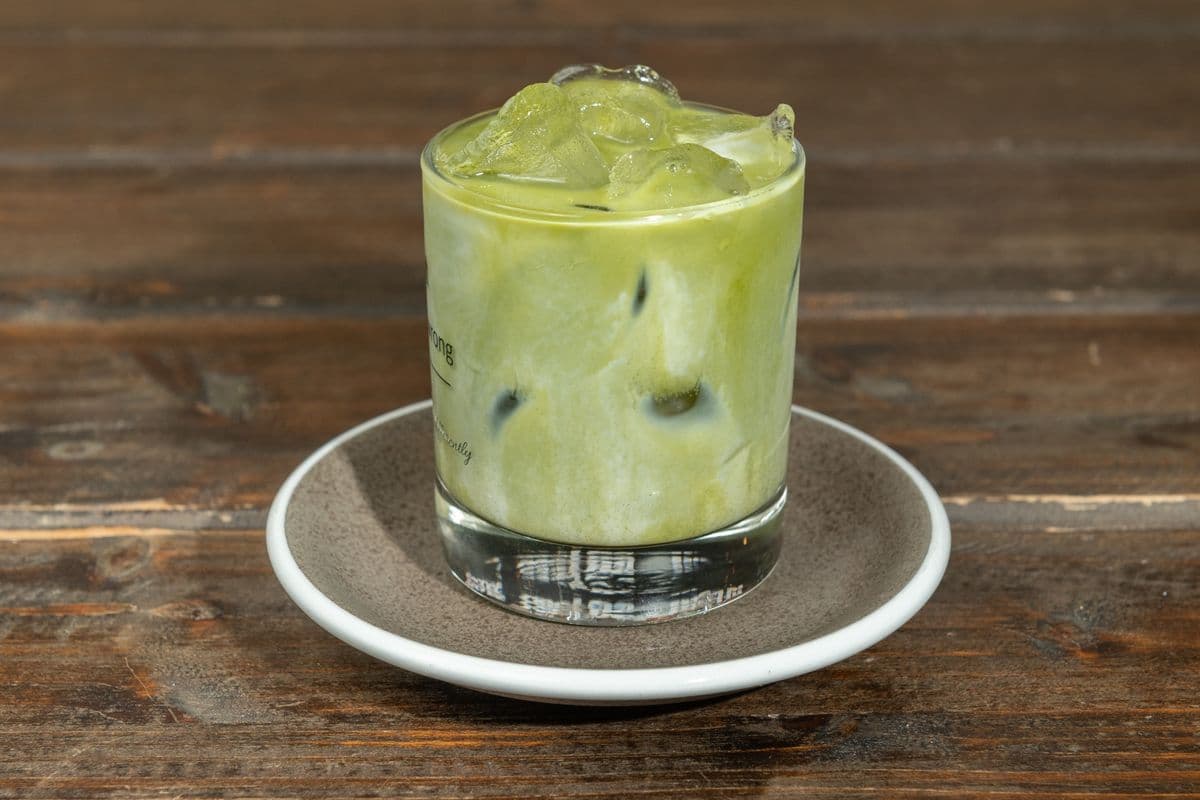 Iced Matcha Latte (16 oz)