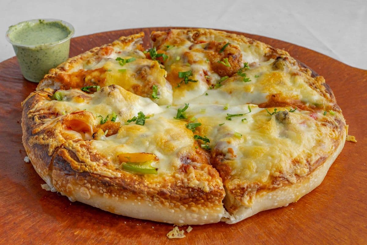 12" Large Butter Chicken Pizza