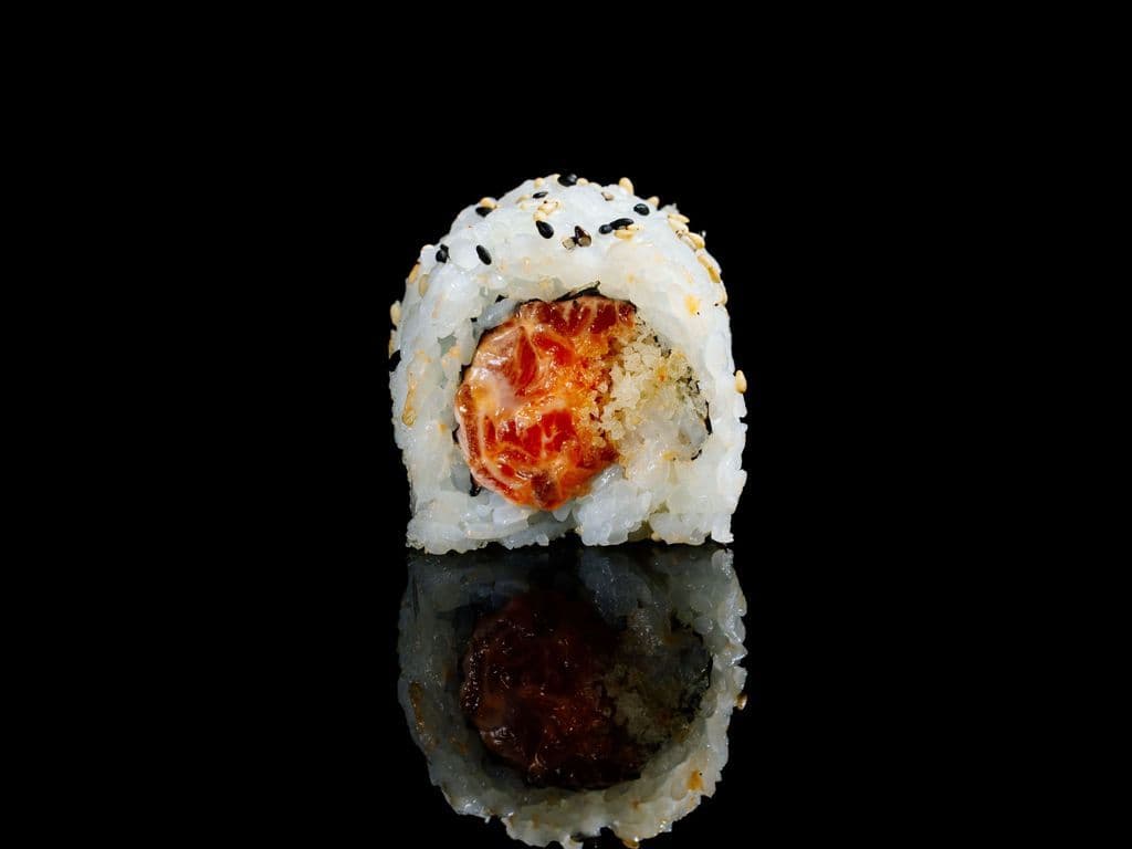 M11. Spicy Salmon Roll (6 Pcs)